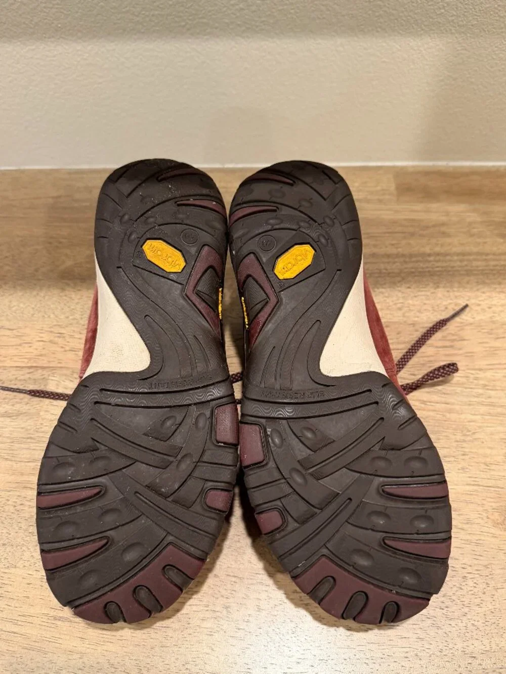 Dansko Waterproof Vibram Hiking Shoes Burgundy Brown Women's Size 40 US 9.5 - Picture 9 of 9